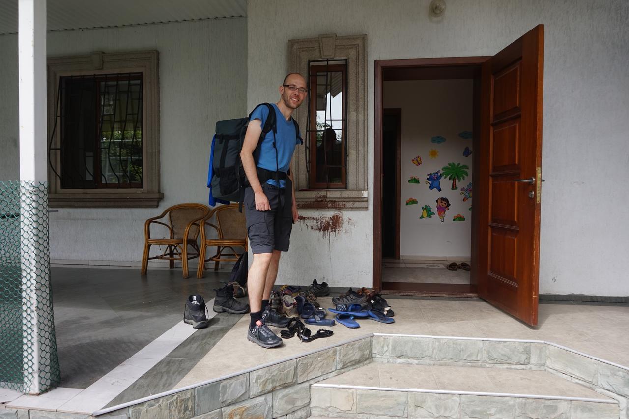 "European" Backpackers Hostel In อัลมาตี ภายนอก รูปภาพ