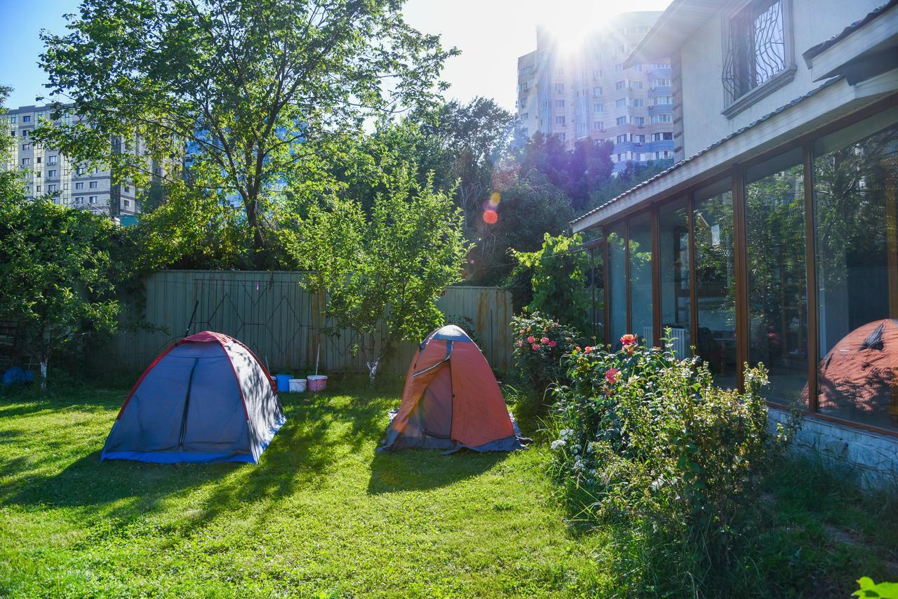 "European" Backpackers Hostel In อัลมาตี ภายนอก รูปภาพ