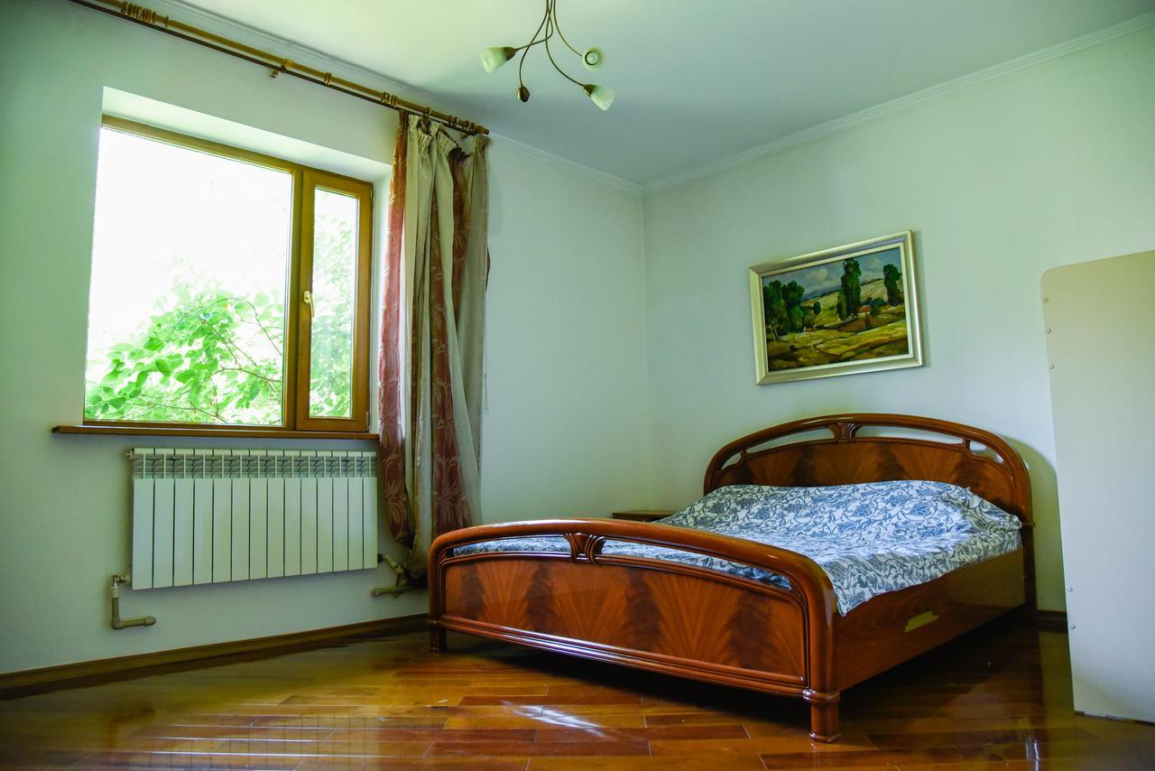 "European" Backpackers Hostel In อัลมาตี ภายนอก รูปภาพ