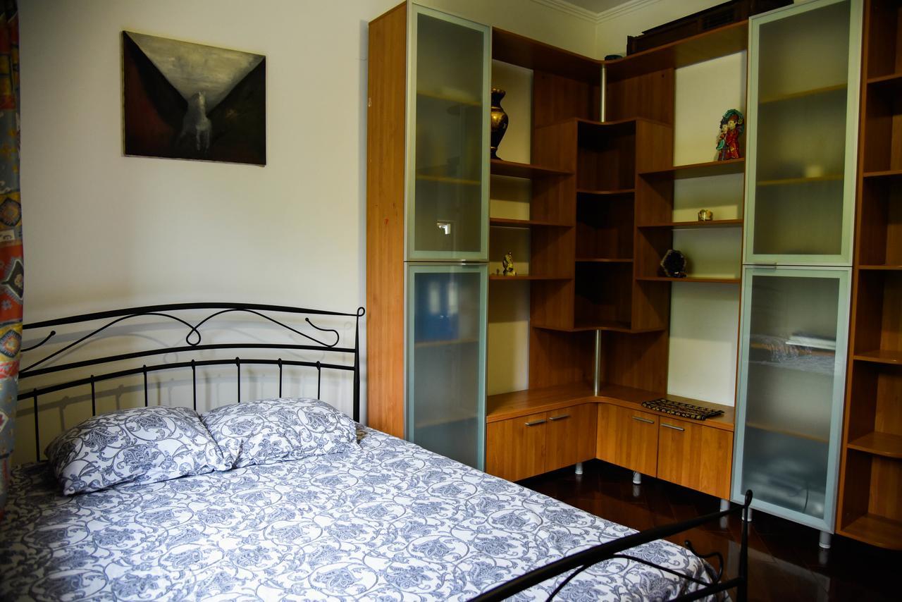"European" Backpackers Hostel In อัลมาตี ภายนอก รูปภาพ