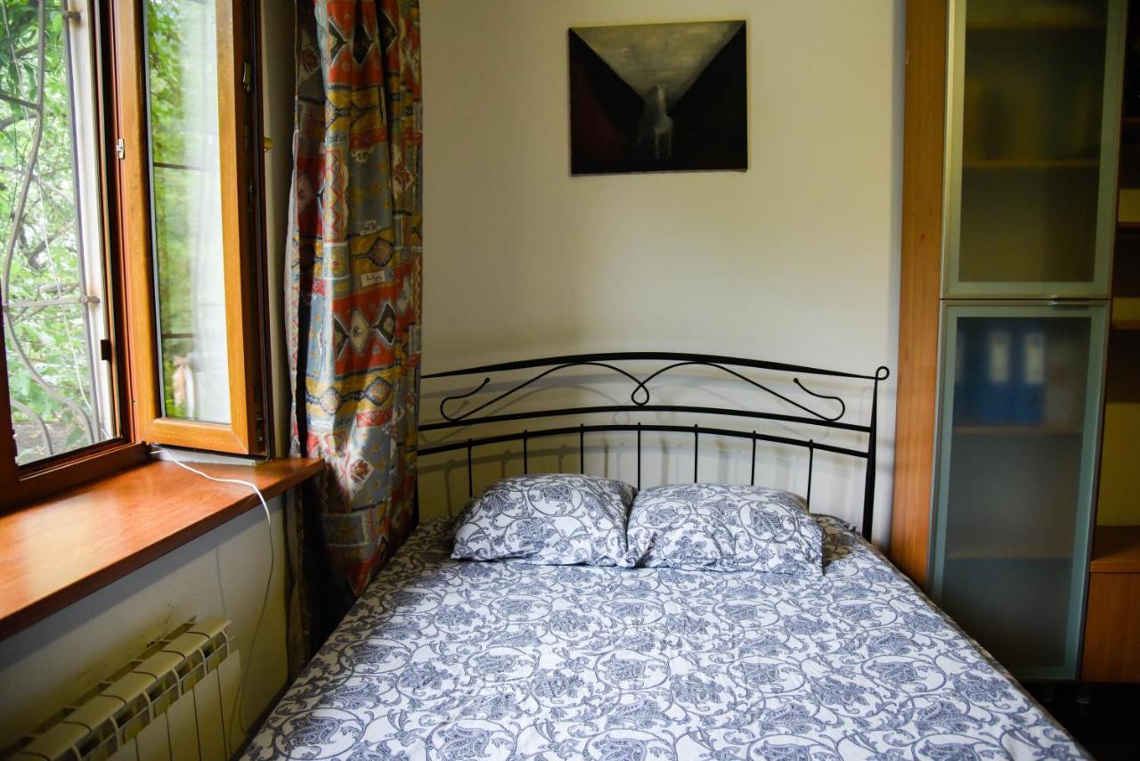 "European" Backpackers Hostel In อัลมาตี ภายนอก รูปภาพ